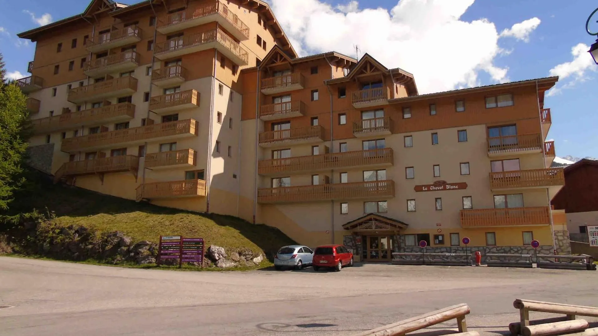 Appartement Familial A Valfrejus, Proche Des Pistes Et Commerces, Balcon Sud, Tout Equipe, 6 Couchages - Fr-1-561-13 0*, Valfrejus France